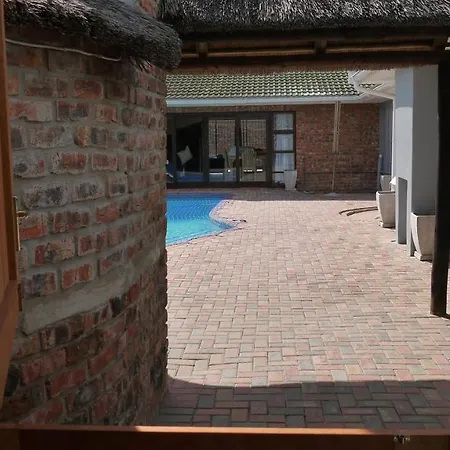 The Bay Inn Port Elizabeth Exterior photo
